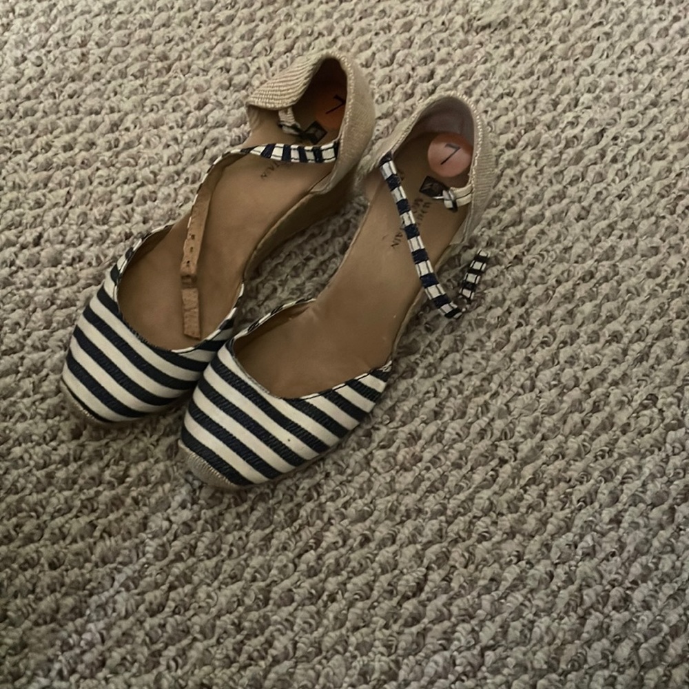 Blue and white wedge shoes. Perfect for summer party